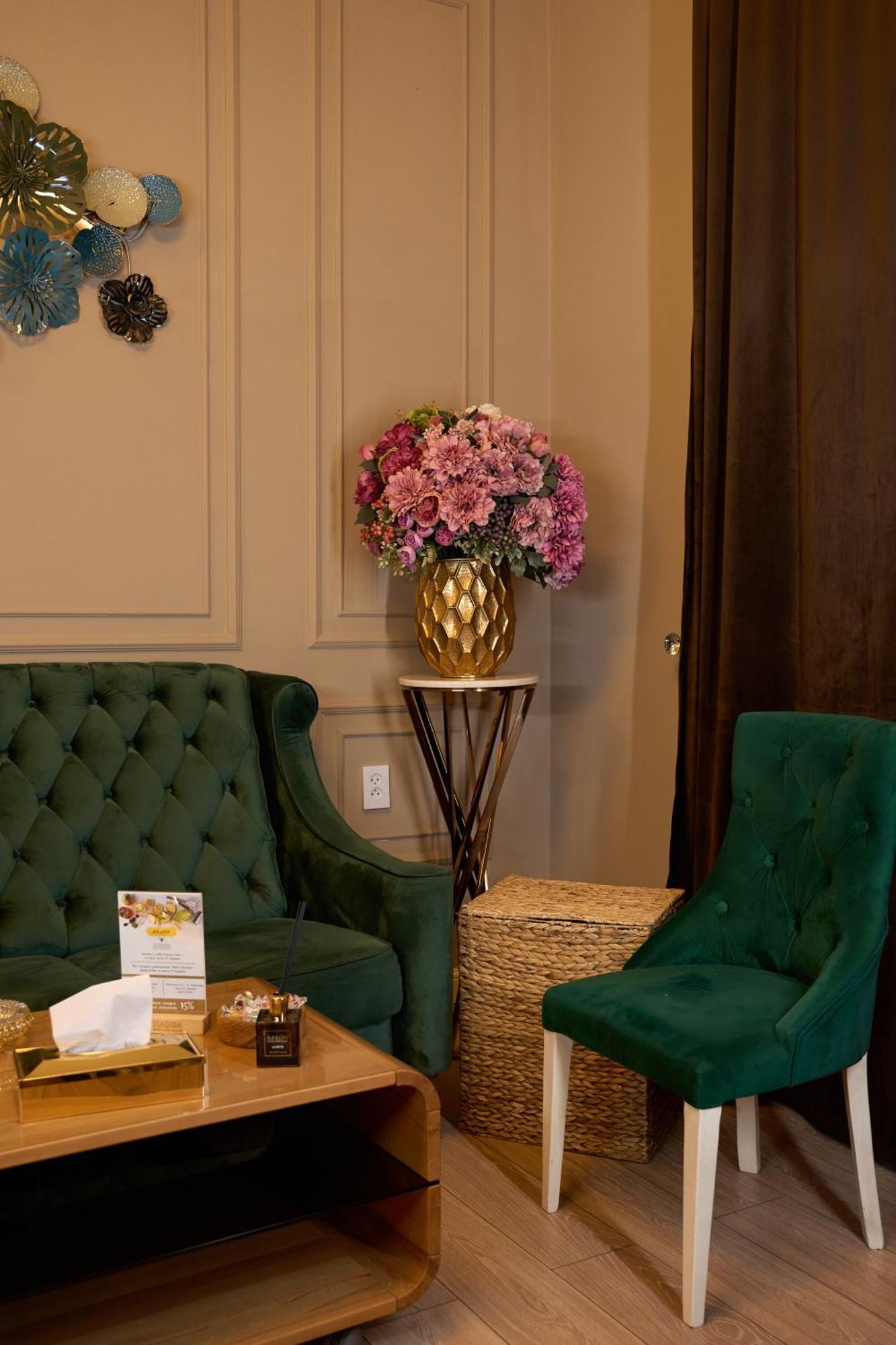 Royal Max & Almaty