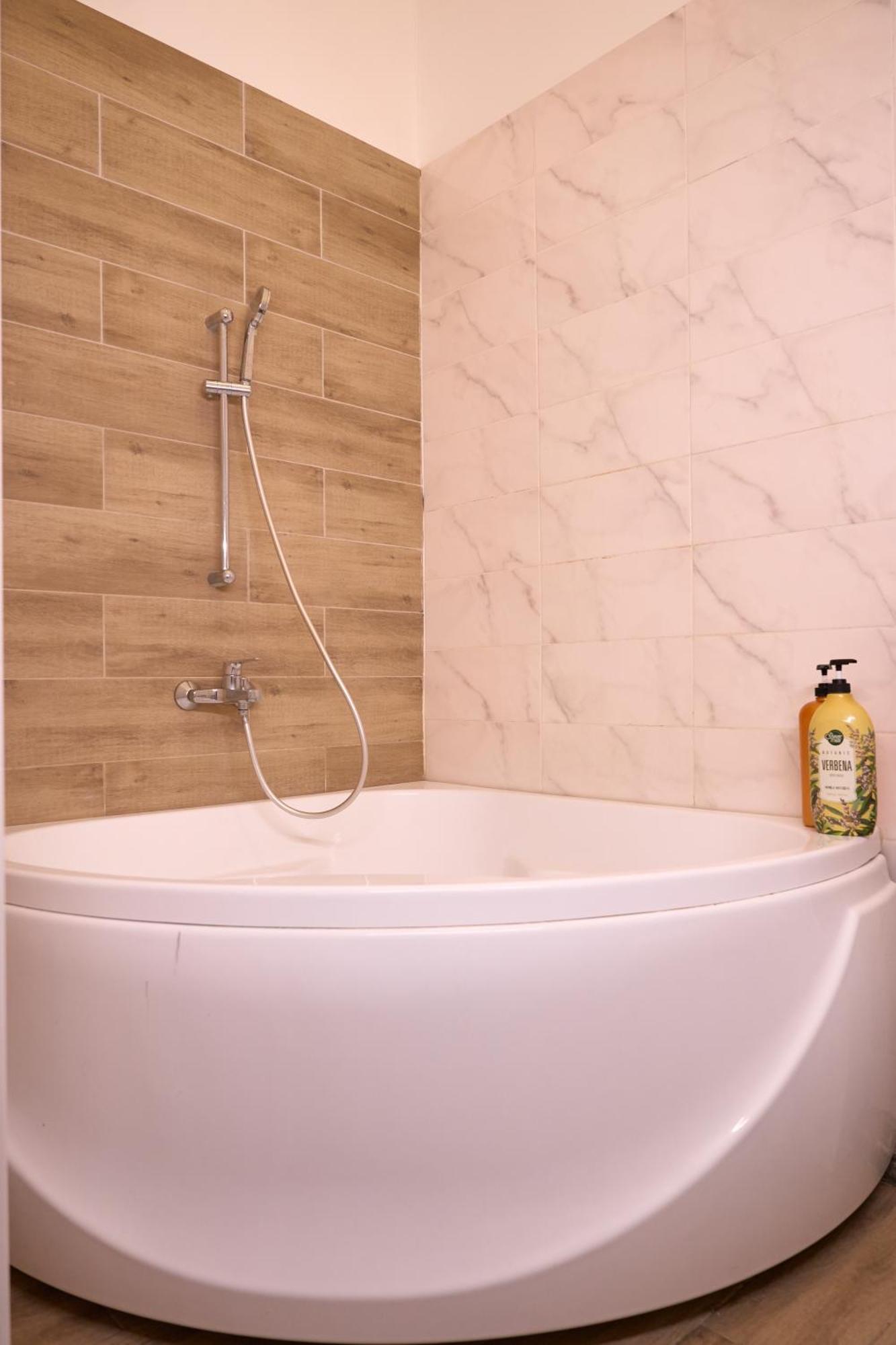 Royal Max & Inn Almaty