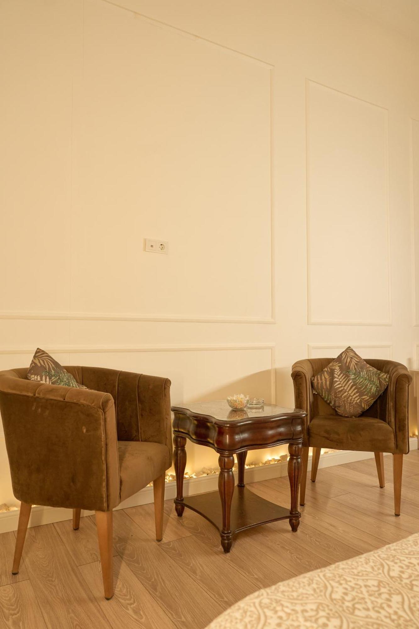 Inn Royal Max & Almaty