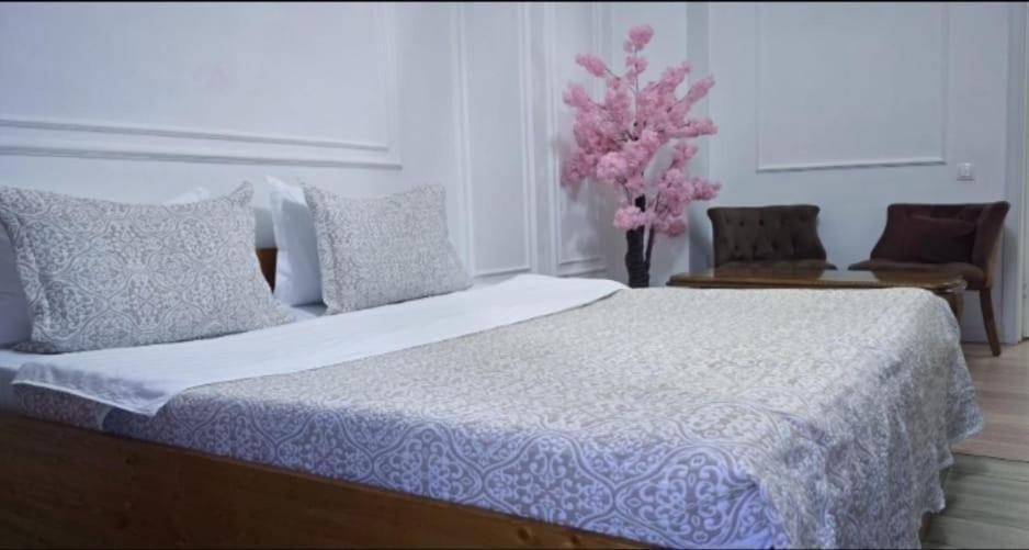 Royal Max & 3* Almaty